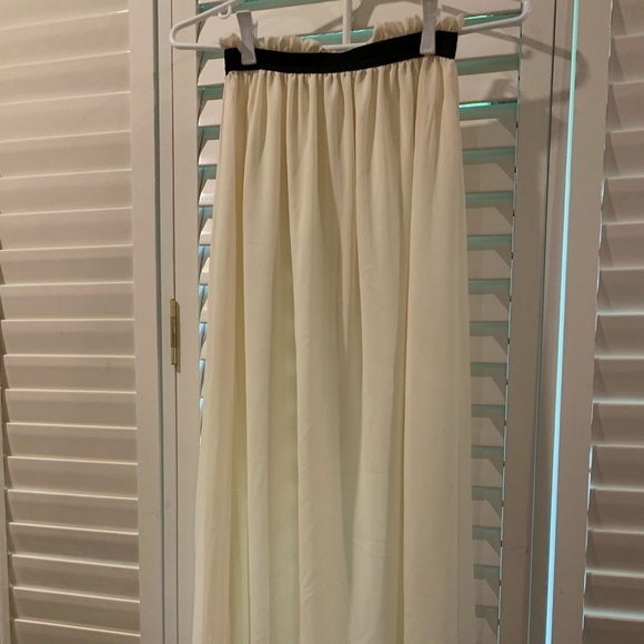 Jella Couture Tulle Maxi Skirt - Picture 5 of 12